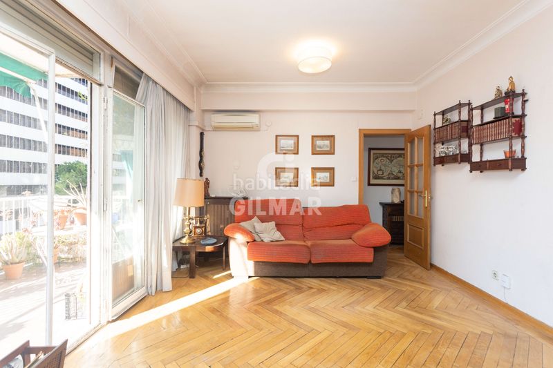 Piso descubre este elegante piso ubicado en el barrio de Estrella, dentro del prestigioso distrito de retiro . con una superfi en Madrid - Imagen 4