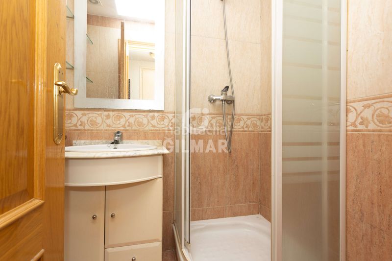 Piso descubre este elegante piso ubicado en el barrio de Estrella, dentro del prestigioso distrito de retiro . con una superfi en Madrid - Imagen 20