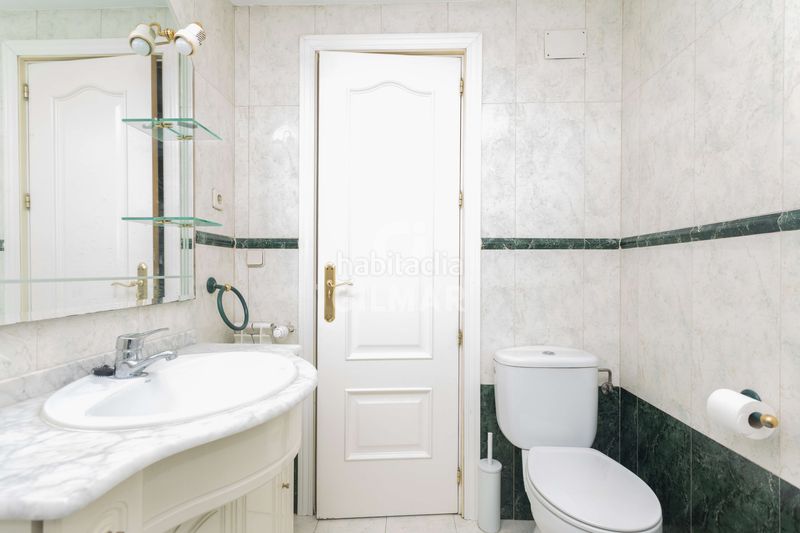 Piso descubre este elegante piso ubicado en el barrio de Estrella, dentro del prestigioso distrito de retiro . con una superfi en Madrid - Imagen 26