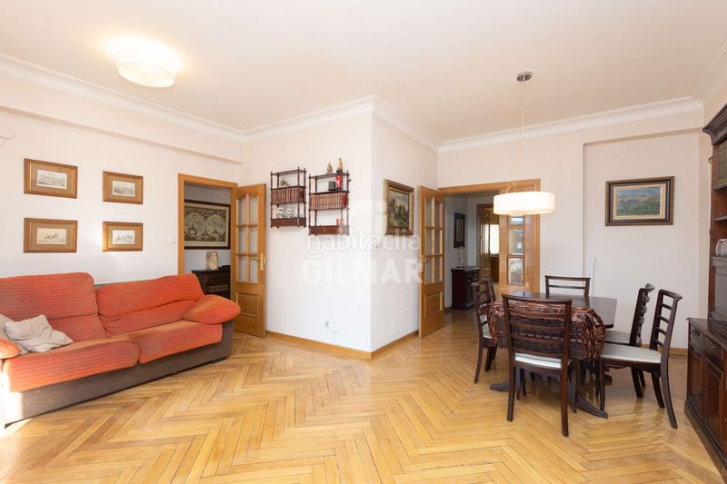 Piso descubre este elegante piso ubicado en el barrio de Estrella, dentro del prestigioso distrito de retiro . con una superfi en Madrid - Imagen 7