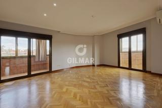 Appartement à Acacias. Descubre esta impresionante vivienda en altura situada en el exc