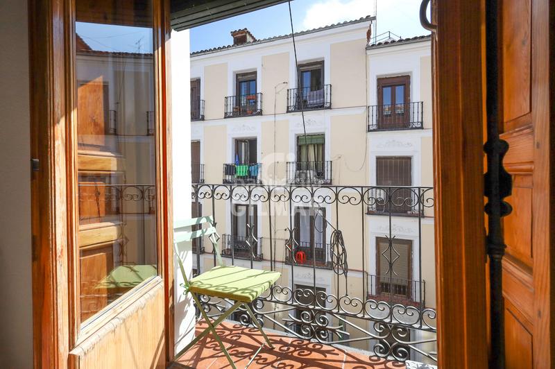 Foto 8c8ea350-9d1c-4448-89b2-74fa02f97c39. Pis amb calefacció a Embajadores-Lavapiés Madrid