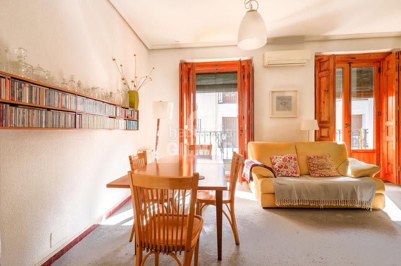 Foto f73ba7ce-6f51-435b-8fbd-7ba7881ab8ea. Pis amb calefacció a Embajadores-Lavapiés Madrid