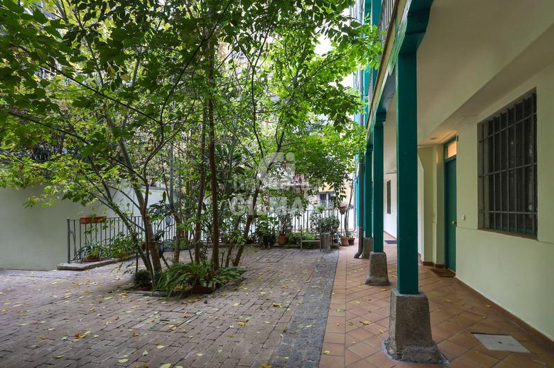 Foto 8c2027cc-3591-457a-9087-80445ab00d23. Flat with heating in Embajadores-Lavapiés Madrid