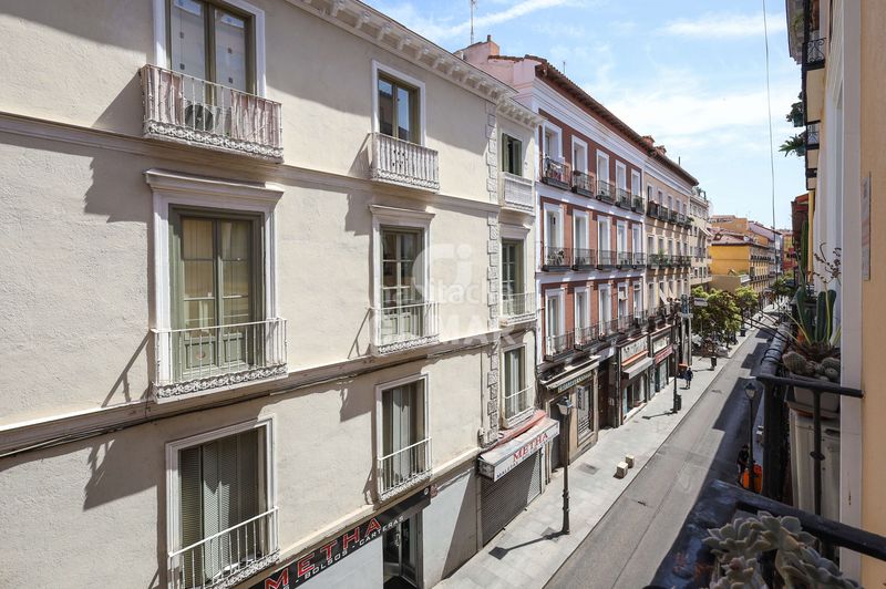 Foto 7a6012ba-7381-4ed4-8e81-a90c27107b5d. Pis amb calefacció a Embajadores-Lavapiés Madrid
