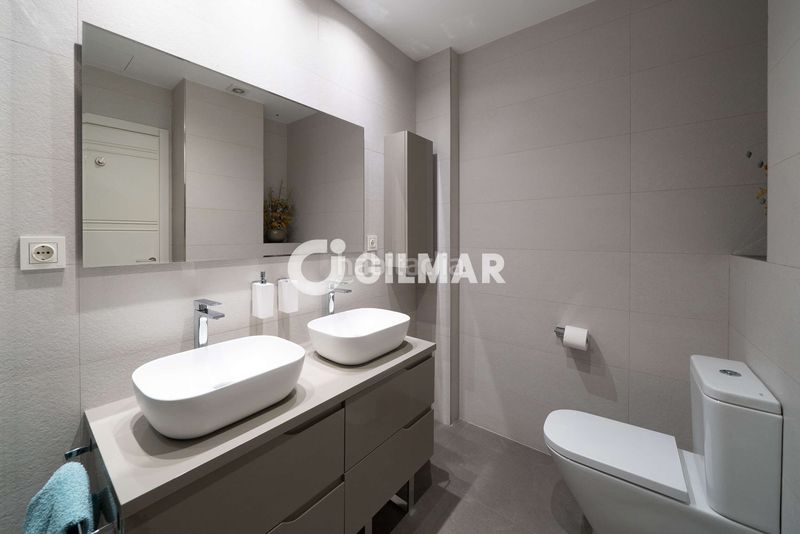 Foto 5cf2edc2-6075-4b74-9961-11c47927a2a6. Pis amb calefacció aparcament piscina a Legazpi Madrid