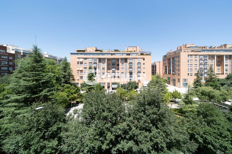 Foto be8b8bd1-b206-46c2-8eed-6553d9deab4b. Pis amb calefacció aparcament piscina a Legazpi Madrid