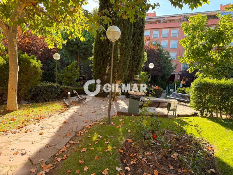 Foto ca576cf7-ab74-4438-844d-0458814eac64. Àtic amb calefacció aparcament piscina a Palos de Moguer Madrid
