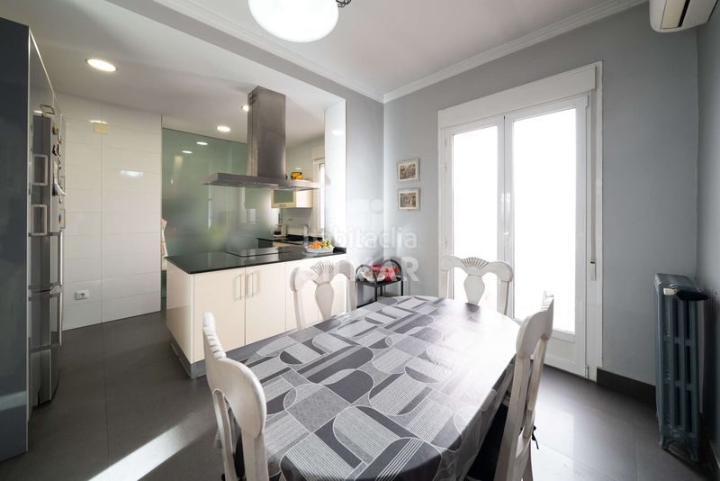 Piso este exclusivo piso está ubicado en el prestigioso barrio de Palacio, en pleno corazón del distrito centro . con una supe en Madrid - Imagen 12