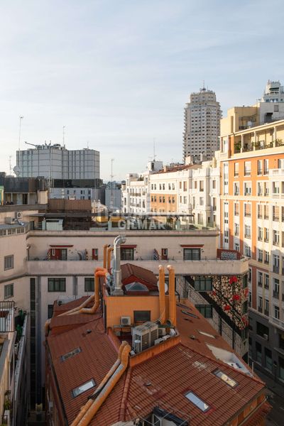 Piso este exclusivo piso está ubicado en el prestigioso barrio de Palacio, en pleno corazón del distrito centro . con una supe en Madrid - Imagen 37