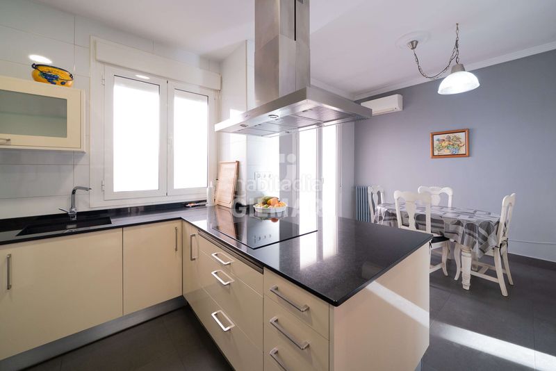 Piso este exclusivo piso está ubicado en el prestigioso barrio de Palacio, en pleno corazón del distrito centro . con una supe en Madrid - Imagen 19