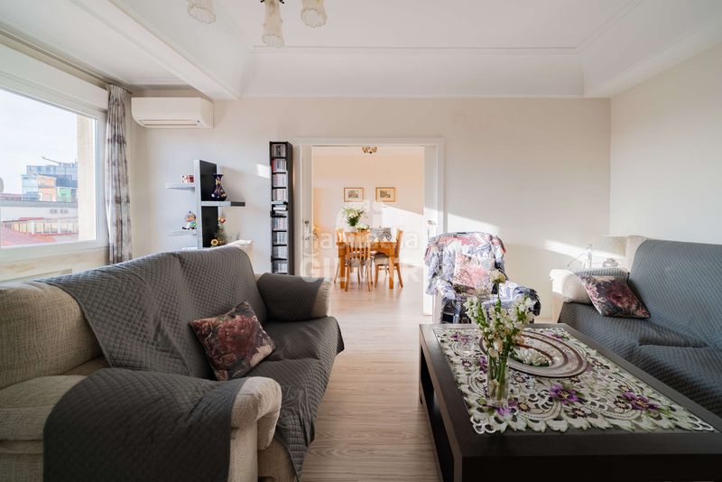 Piso este exclusivo piso está ubicado en el prestigioso barrio de Palacio, en pleno corazón del distrito centro . con una supe en Madrid - Imagen 2