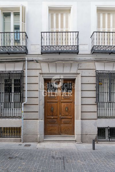 Foto f26431ef-4bff-41f0-bbad-0d59d41803a0. Pis amb calefacció a Cortes-Huertas Madrid