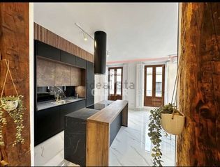 Flat in Palacio. Se presenta esta auténtica joya arquitectónica en pleno centro d