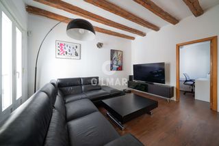 Duplex in Palacio. Este atractivo ático dúplex de 135 m construidos, situado en una