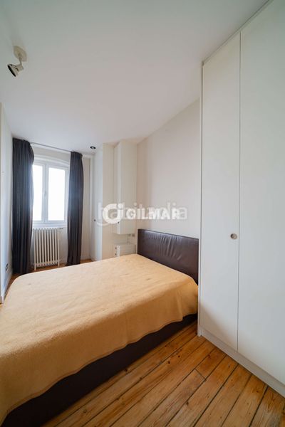 Foto 130b6f7e-0fe8-4490-ae3e-9bfba719bf36. Piso en pleno corazón histórico , en el codiciado barrio de cortes, presentamos esta elegante propiedad ubicada en una de las en Madrid
