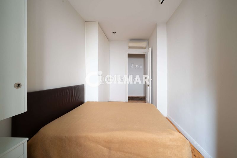Foto 58593169-57ae-4a38-b469-27f0d8a7b9ac. Piso en pleno corazón histórico , en el codiciado barrio de cortes, presentamos esta elegante propiedad ubicada en una de las en Madrid