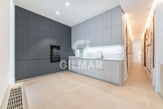 Pis  Plaza de los mostenses. Exclusiva vivienda en malasaña