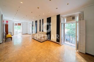 Piso  Cuesta de santo domingo. Fabulosa vivienda a reformar en el centro de madrid