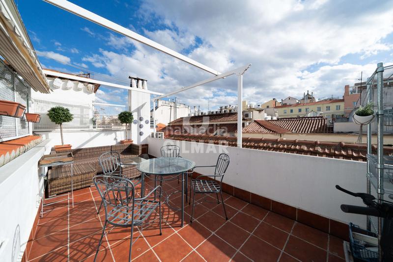 Foto 11da2fac-9aa3-400f-9b36-bce1a298412a. Àtic amb calefacció aparcament a Justicia-Chueca Madrid