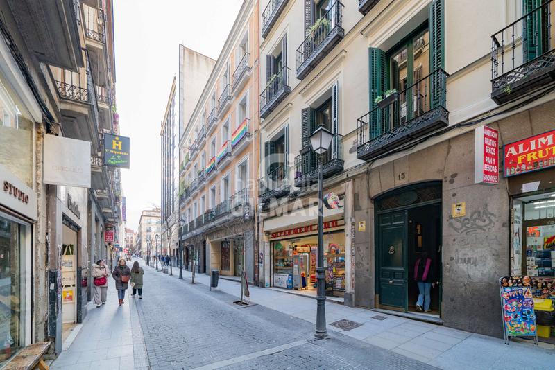 Foto 2afa21f9-6637-4912-971f-53b03573ae72. Àtic amb calefacció aparcament a Justicia-Chueca Madrid