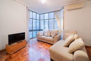 Pis a Palacio. Presentamos este espectacular piso en el barrio de palacio, en m