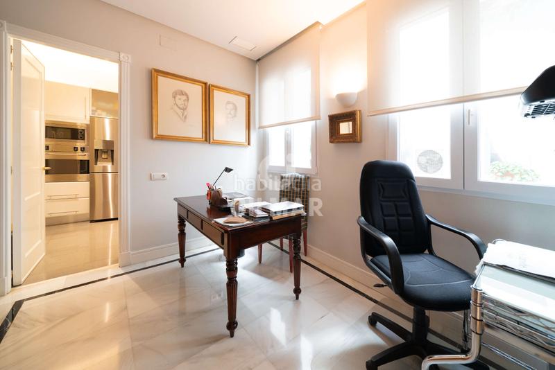 Foto 12fccad9-cd23-4b0f-a645-dcefd0ccbd36. Piso te presentamos una espectacular vivienda en el emblemático barrio de justicia, en el corazón . este exclusivo piso cuenta en Madrid