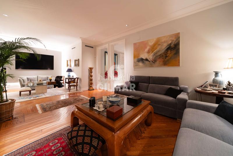 Foto 902970a4-47bf-4318-9217-ca40ba266f42. Piso te presentamos una espectacular vivienda en el emblemático barrio de justicia, en el corazón . este exclusivo piso cuenta en Madrid