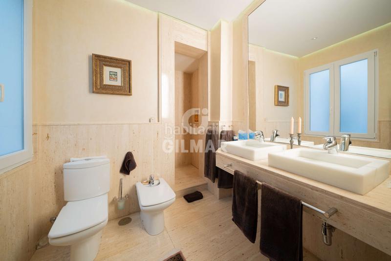 Foto bed32036-1511-47b3-9b1f-2494c65cf4f8. Piso te presentamos una espectacular vivienda en el emblemático barrio de justicia, en el corazón . este exclusivo piso cuenta en Madrid