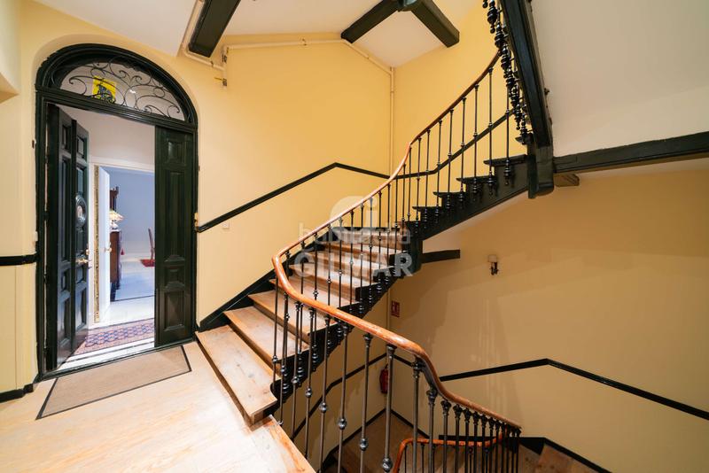 Foto d1755f1f-e403-4b7e-b252-cba6d9d7bfe8. Piso te presentamos una espectacular vivienda en el emblemático barrio de justicia, en el corazón . este exclusivo piso cuenta en Madrid