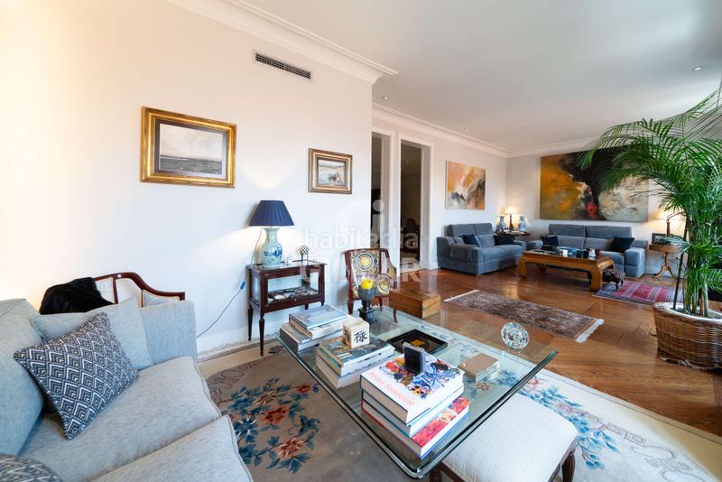 Foto e5526d5d-cd53-4ae8-a5ca-294303b220c3. Piso te presentamos una espectacular vivienda en el emblemático barrio de justicia, en el corazón . este exclusivo piso cuenta en Madrid