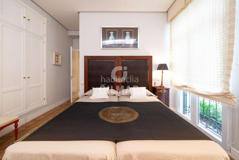 Foto efabc09b-7e32-4ad4-9213-55868aa62ded. Piso te presentamos una espectacular vivienda en el emblemático barrio de justicia, en el corazón . este exclusivo piso cuenta en Madrid