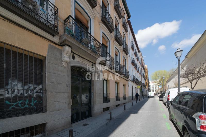 Foto f74b9ed7-e9d9-4977-8d2a-839333b46d98. Piso te presentamos una espectacular vivienda en el emblemático barrio de justicia, en el corazón . este exclusivo piso cuenta en Madrid