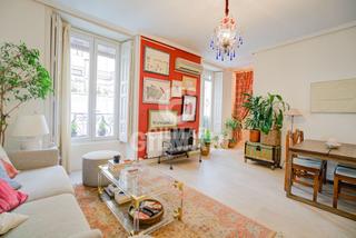 Piso en Universidad-Malasaña. Esta fabulosa vivienda de 80 m cuenta con una distribución impec