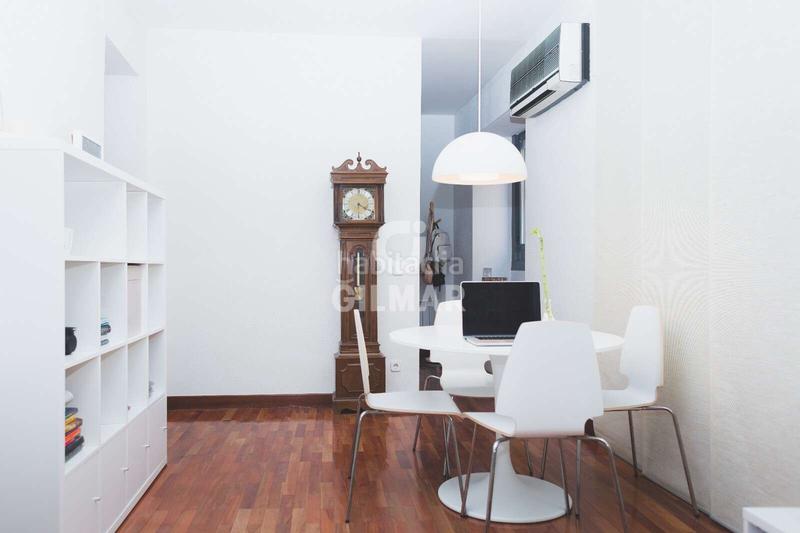Foto 50dd80f9-0b03-407b-a0a0-c52a392eb021. Piso esta magnífica vivienda está ubicada en el emblemático barrio de palacio, en pleno corazón . con una situación privilegia en Madrid