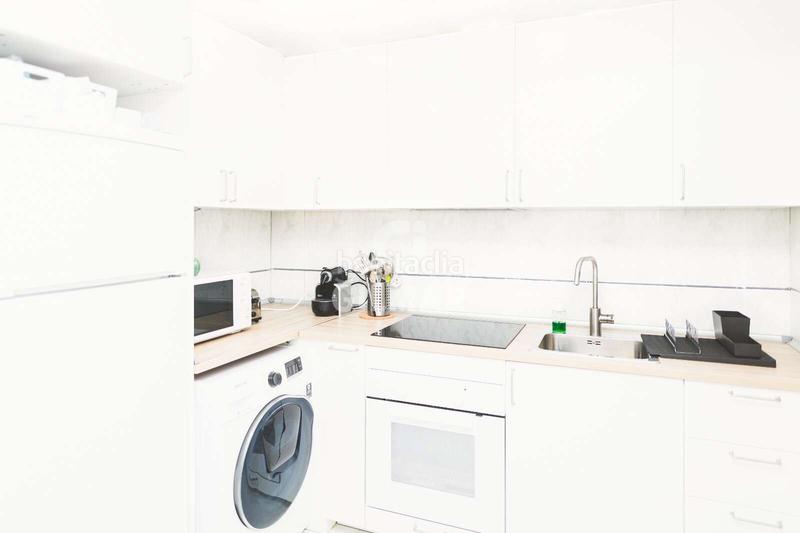 Foto a878e93f-805f-4a42-9a31-587ec9ec0195. Piso esta magnífica vivienda está ubicada en el emblemático barrio de palacio, en pleno corazón . con una situación privilegia en Madrid