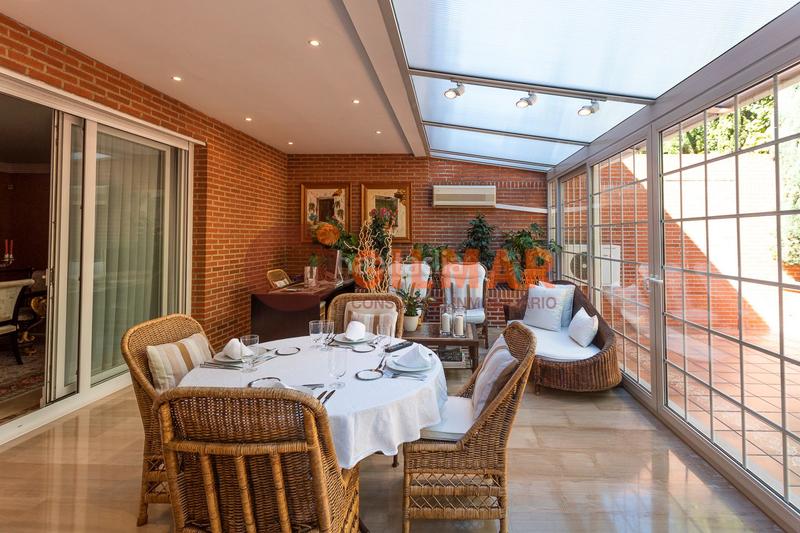 Foto fe127591-5710-40b0-a65d-a987ddbcd8ef. Casa adossada amb calefacció aparcament piscina a Madrid