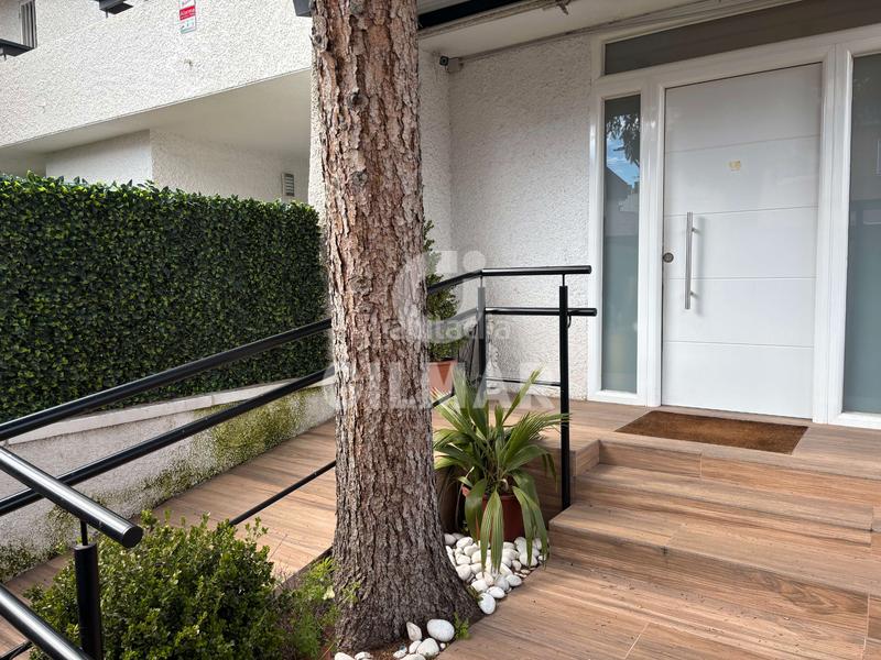 Foto ab6e7299-a935-4ea0-822f-90627835c82d. Casa pareada chalet pareado en Palomas en Palomas Madrid