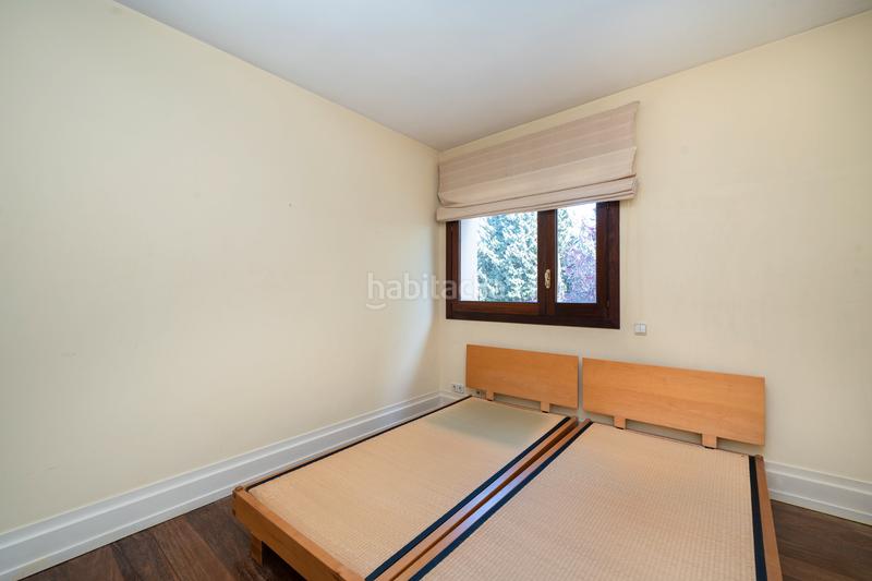 Foto 0f10258d-af84-401f-860d-08b914e194d3. Casa pareada chalet unifamiliar en conde orgaz en Madrid