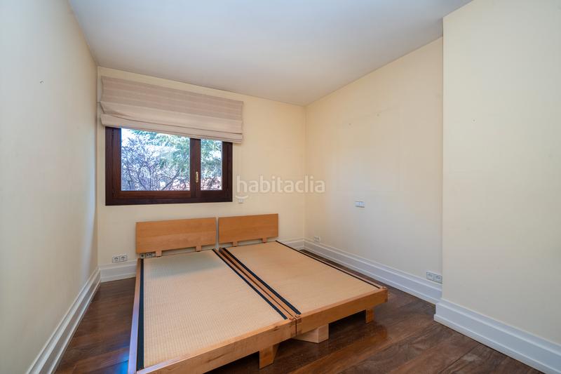 Foto 2729788e-578a-4076-ac0d-1460e432042c. Casa pareada chalet unifamiliar en conde orgaz en Madrid