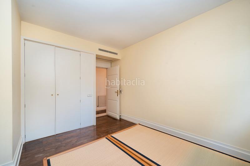 Foto 516e961a-2756-4b2a-a35e-a361a696a77d. Casa pareada chalet unifamiliar en conde orgaz en Madrid