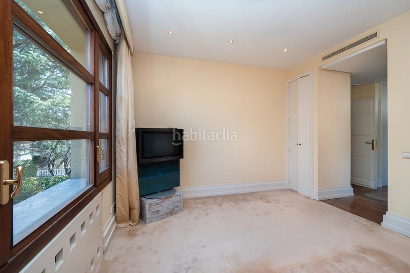 Foto 539342c9-4cd2-4236-9b15-615210140dcd. Casa pareada chalet unifamiliar en conde orgaz en Madrid