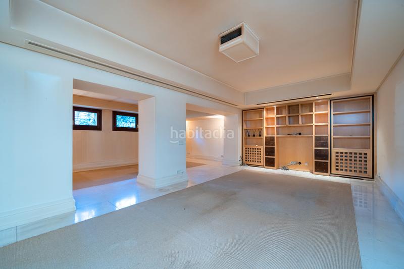 Foto 68a4ae4c-5d77-4303-bd5e-ae0ec68ee237. Casa pareada chalet unifamiliar en conde orgaz en Madrid