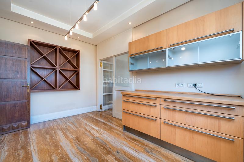 Foto 6f70456c-8470-42d3-85e2-6502841f9918. Casa pareada chalet unifamiliar en conde orgaz en Madrid