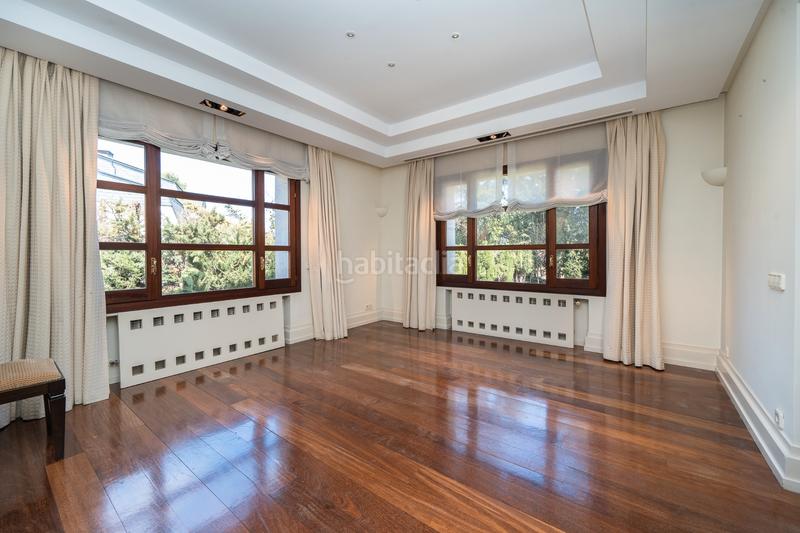 Foto 75da28c8-d868-4db8-955c-262d21bd5713. Casa pareada chalet unifamiliar en conde orgaz en Madrid