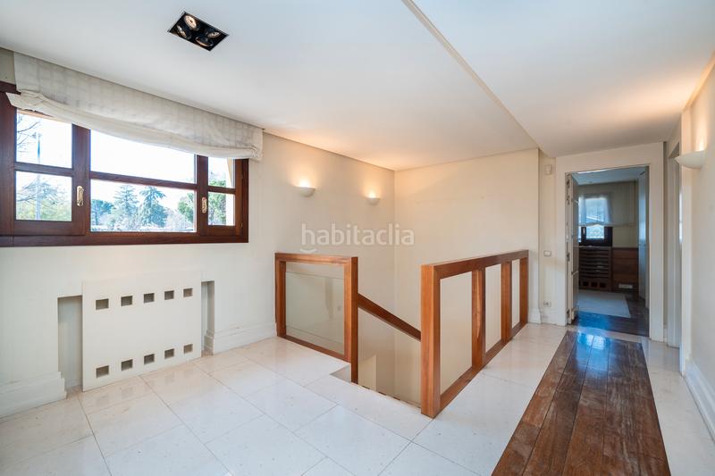 Foto b3a510ea-8818-4f71-b7b9-660d9dfd4745. Casa pareada chalet unifamiliar en conde orgaz en Madrid