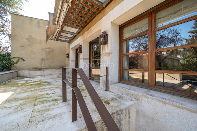 Foto c9b27eef-51b2-45ac-bf5d-351cf6e66d1f. Casa pareada chalet unifamiliar en conde orgaz en Madrid