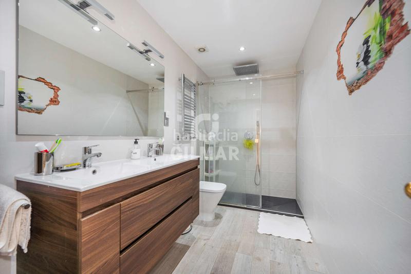 Foto 462bd6c9-c6f7-46a3-bd22-bd9e0d9d0542. Casa a schiera con riscaldamento parcheggio piscina in Madrid