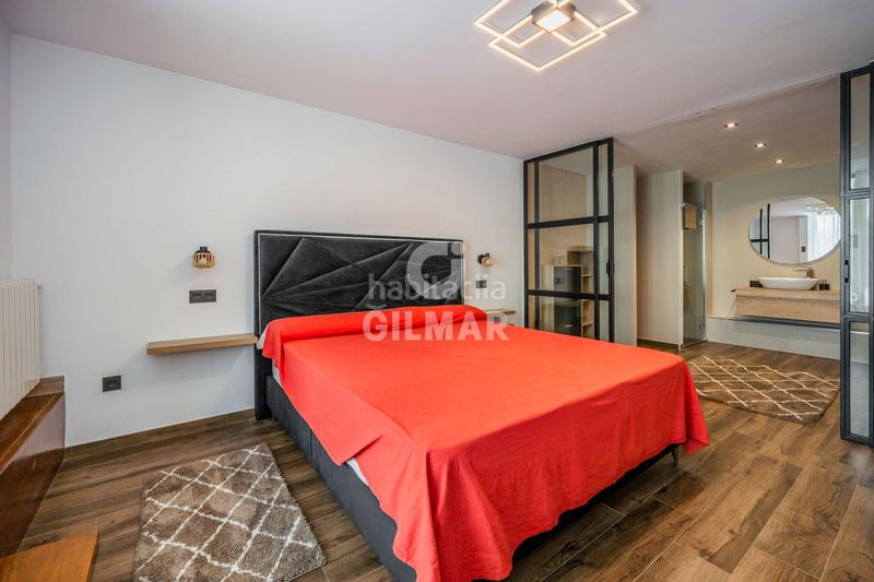 Foto bea5e140-8862-438f-bf76-2a36c4424686. Casa a schiera con riscaldamento parcheggio piscina in Madrid
