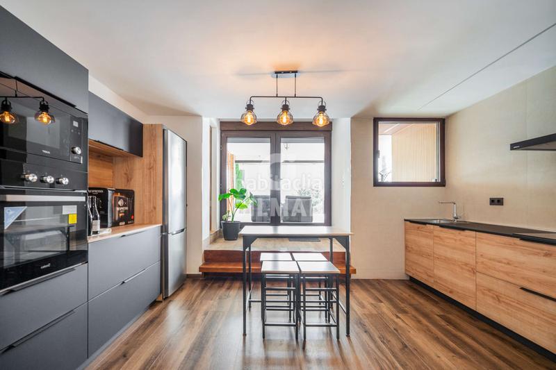 Foto ff68eb63-e3a8-4874-82af-0332685d5678. Casa a schiera con riscaldamento parcheggio piscina in Madrid